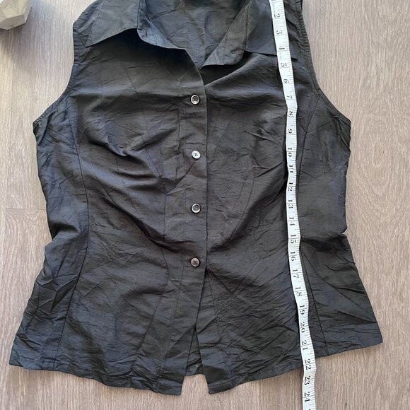 Karen Kane Silk Sleeveless Button Down Blouse (with Crinkle look) - Picture 6 of 10